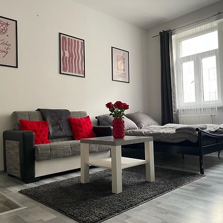 Tiffany Apartment In The City Center Bratislava Bagian luar foto