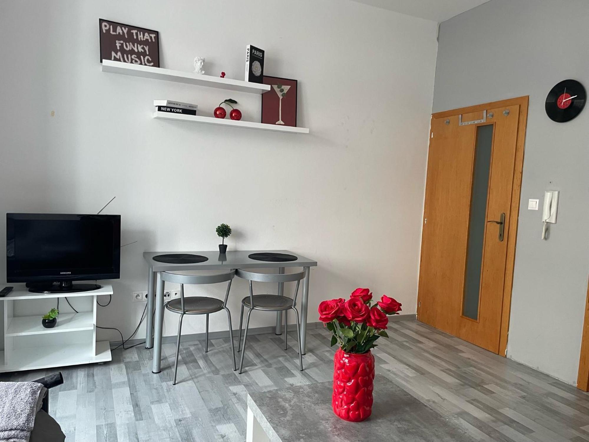 Tiffany Apartment In The City Center Bratislava Bagian luar foto