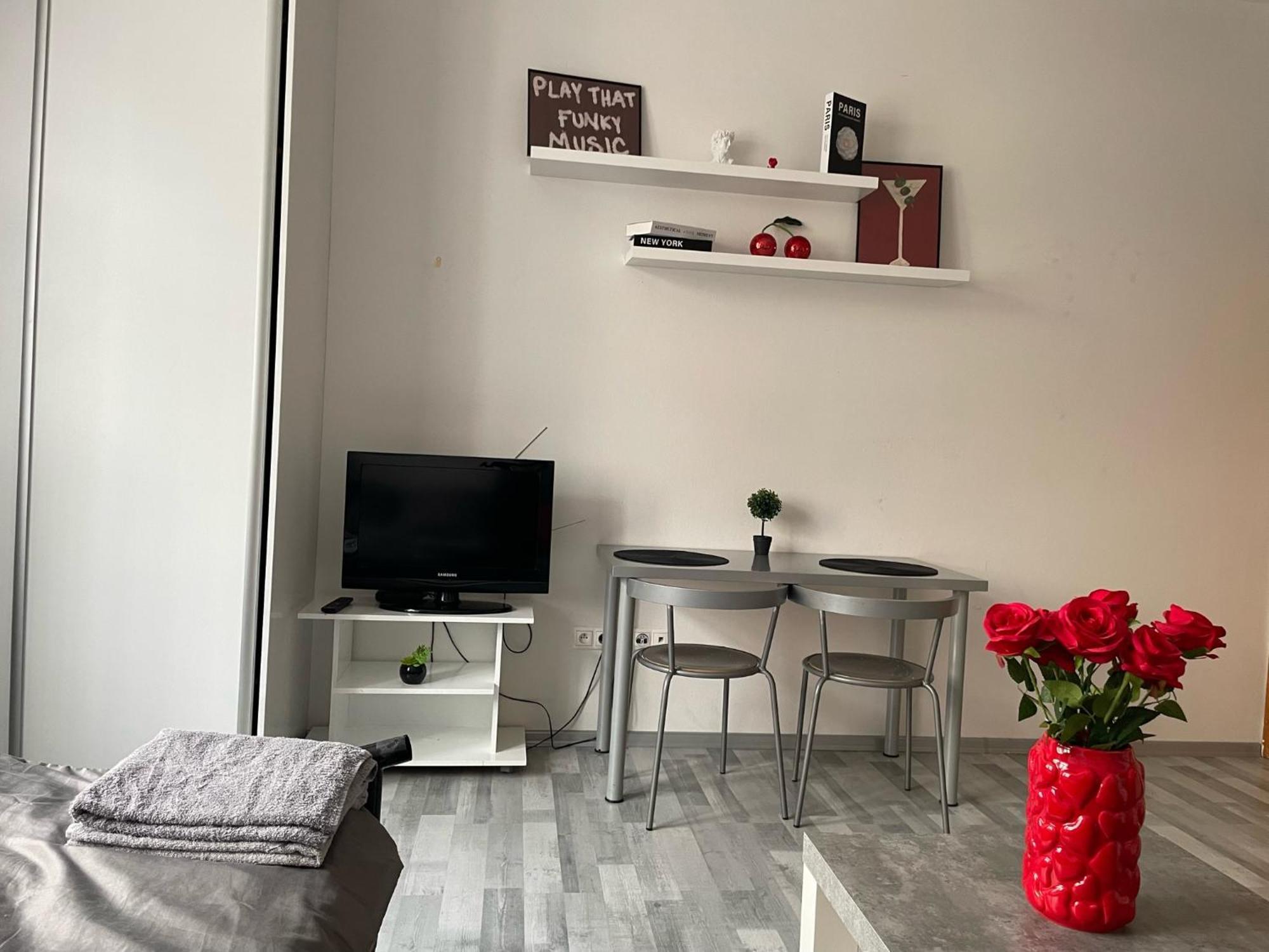 Tiffany Apartment In The City Center Bratislava Bagian luar foto